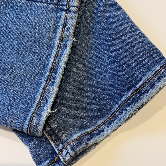 Silver Jeans SZ 26 Length 29 Suki Slim Distressed Denim Blue Jeans D32 - Picture 3 of 14